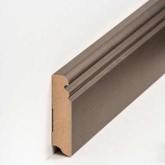 fussleiste_modern_starkfolie_bronzefarbend