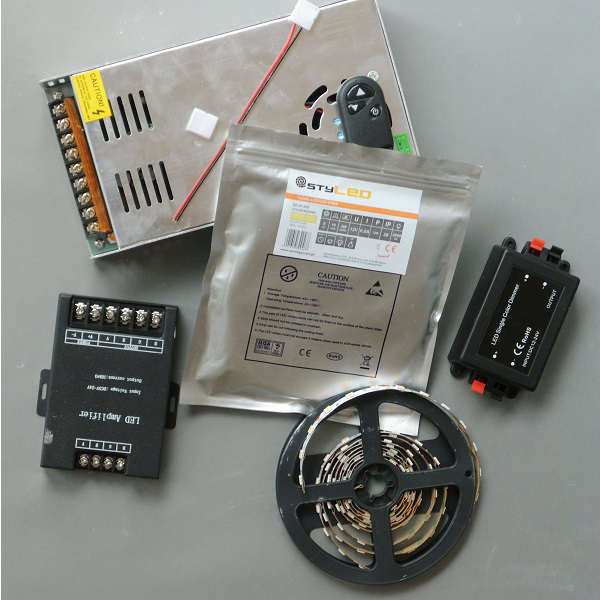 Kit LED avec variateur pour éclairage indirect SMD5050 avec 60 LED par mètre - 5 - 20 mètres
