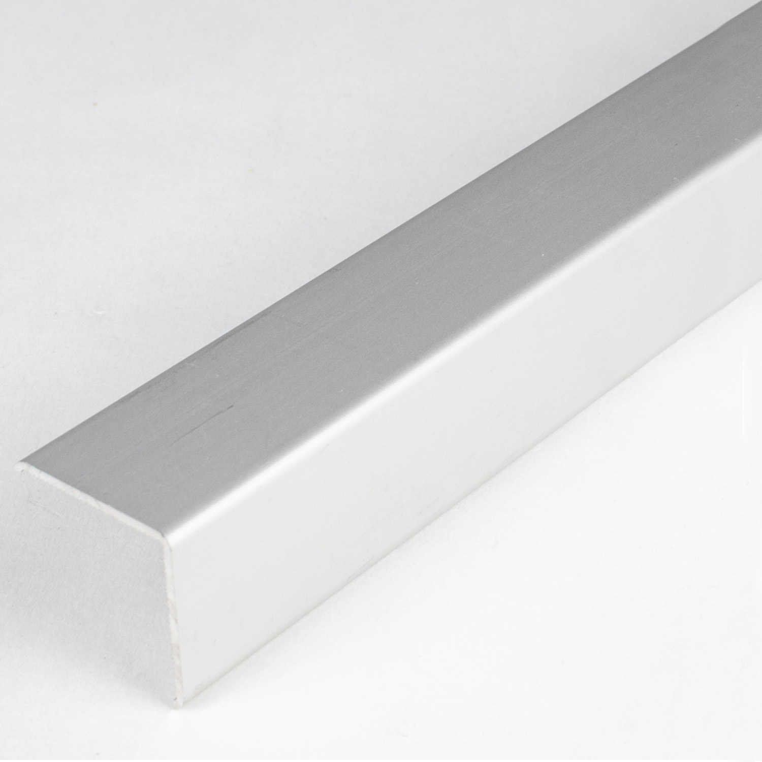 Cornière de protection 20 x 20 mm | ou 25 x 25 mm | en aluminium | adhésif ou non-percé