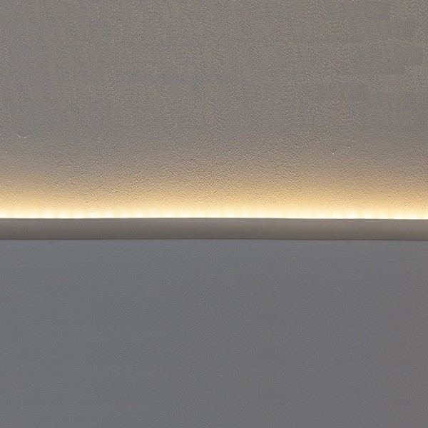 Lichtleiste "Wiesemann Pompei" auf weißer Wand