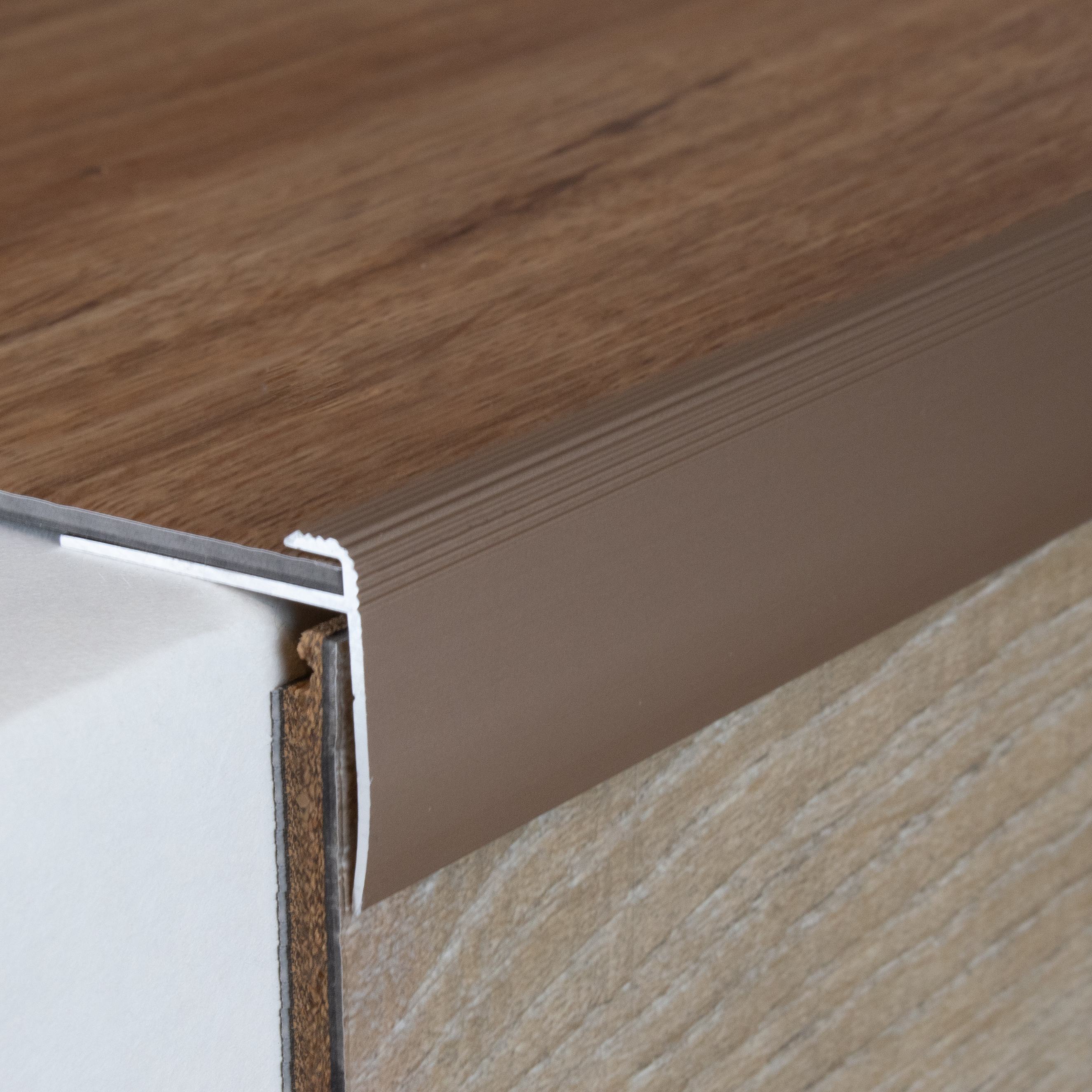 Profilé de finition à emboîter avec nez pour épaisseur sol jusquà 3 mm | aluminium anodisé