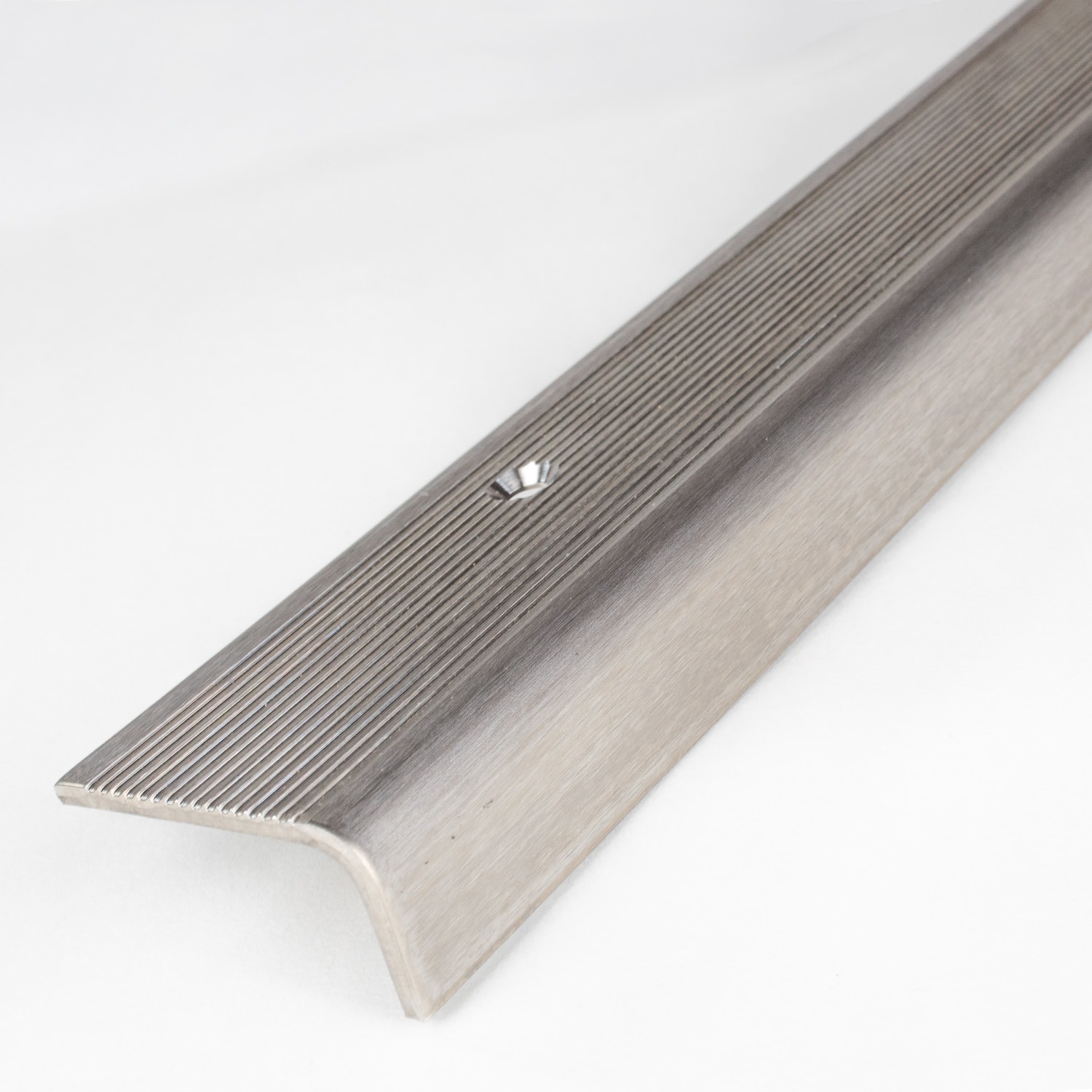 Nez de marche | cornière 40 mm x 20 mm | inox | antidérapant R10 DIN 51130