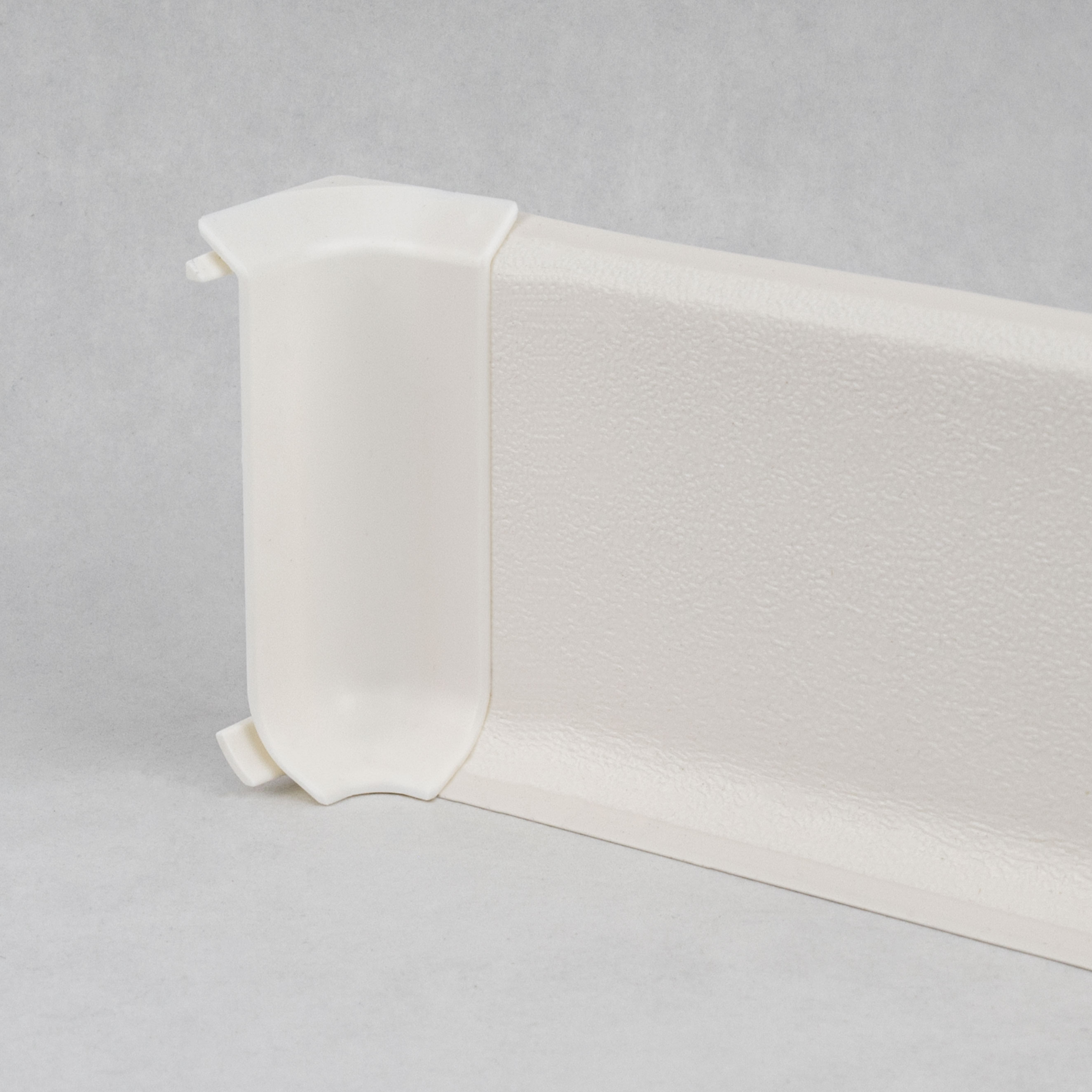 Angle intérieur pour plinthe "Rimini" en PVC expansé rigide Blanc PVC 12.8 x 60 mm PROVISTON