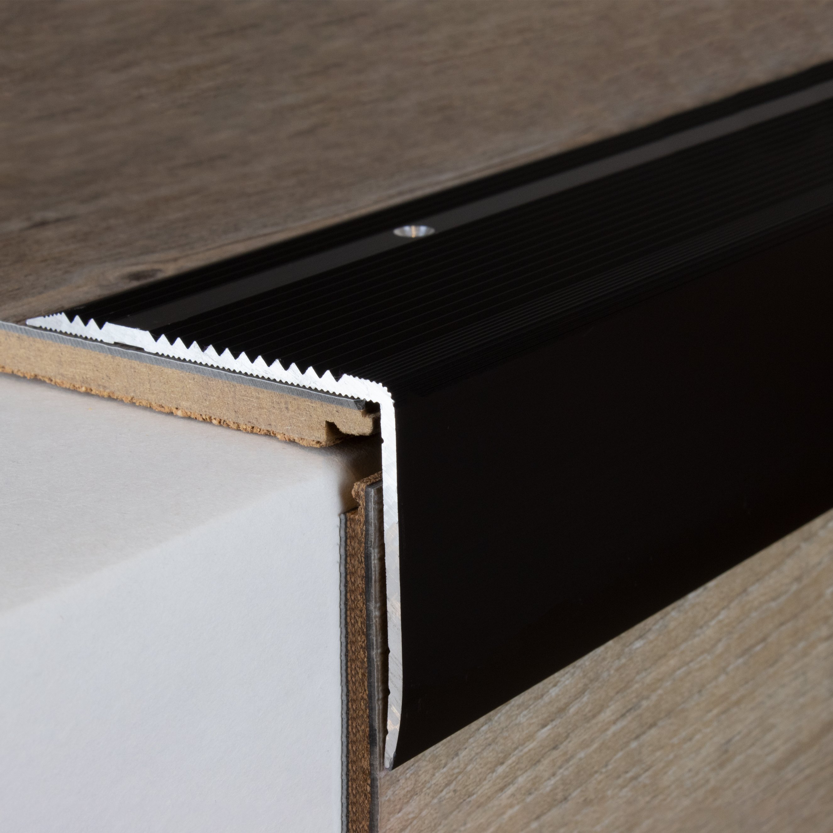 Nez de marche 55 x 69 mm | aluminium anodisé | percé