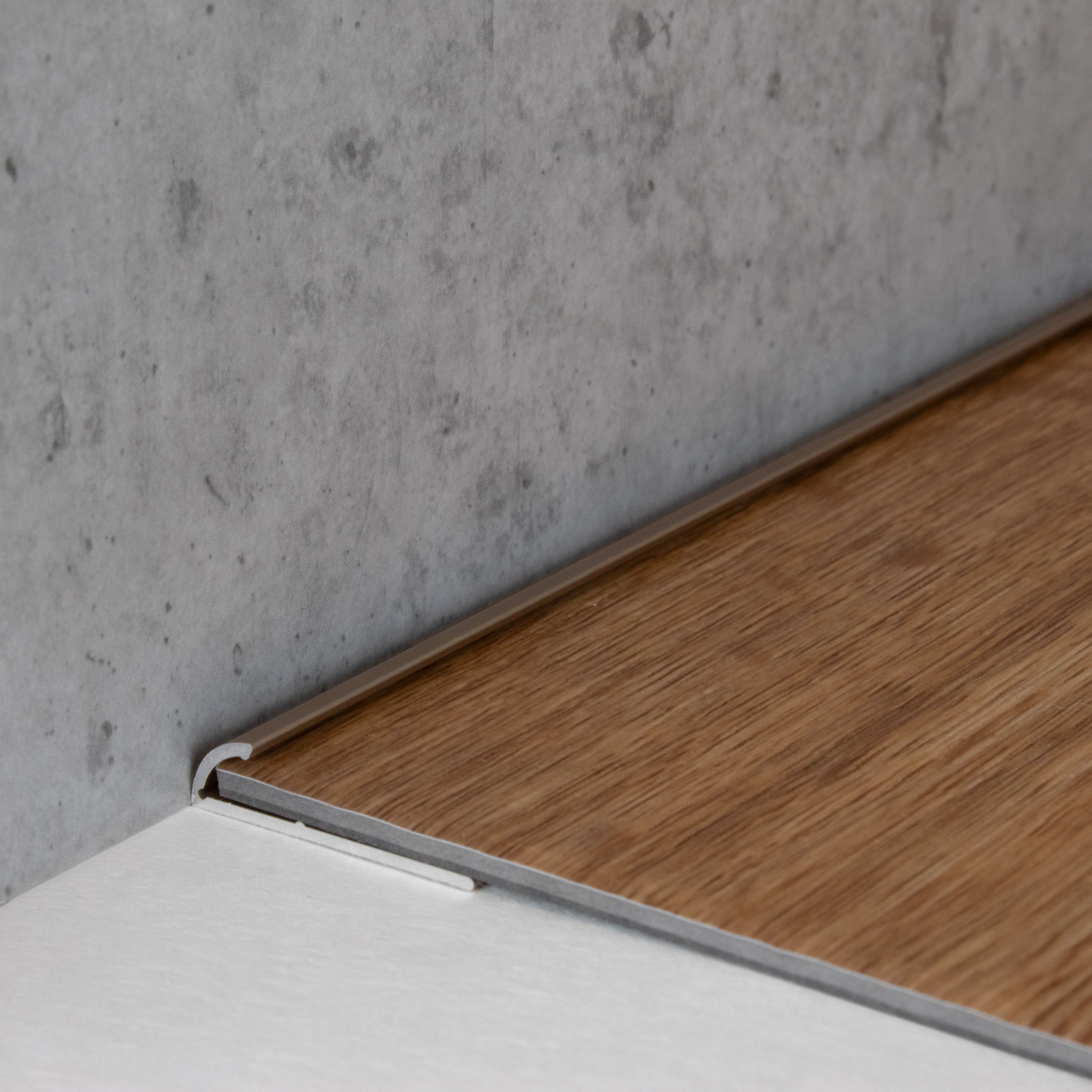 Mini profilé à emboîter pour sols design 4 mm | aluminium anodisé