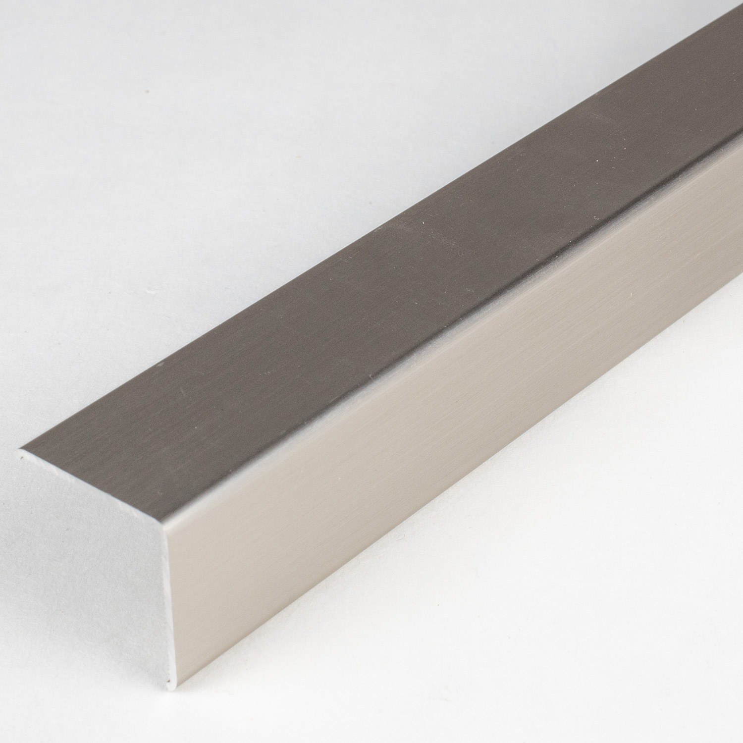 Cornière de protection 20 x 20 mm | ou 25 x 25 mm | en aluminium | adhésif ou non-percé