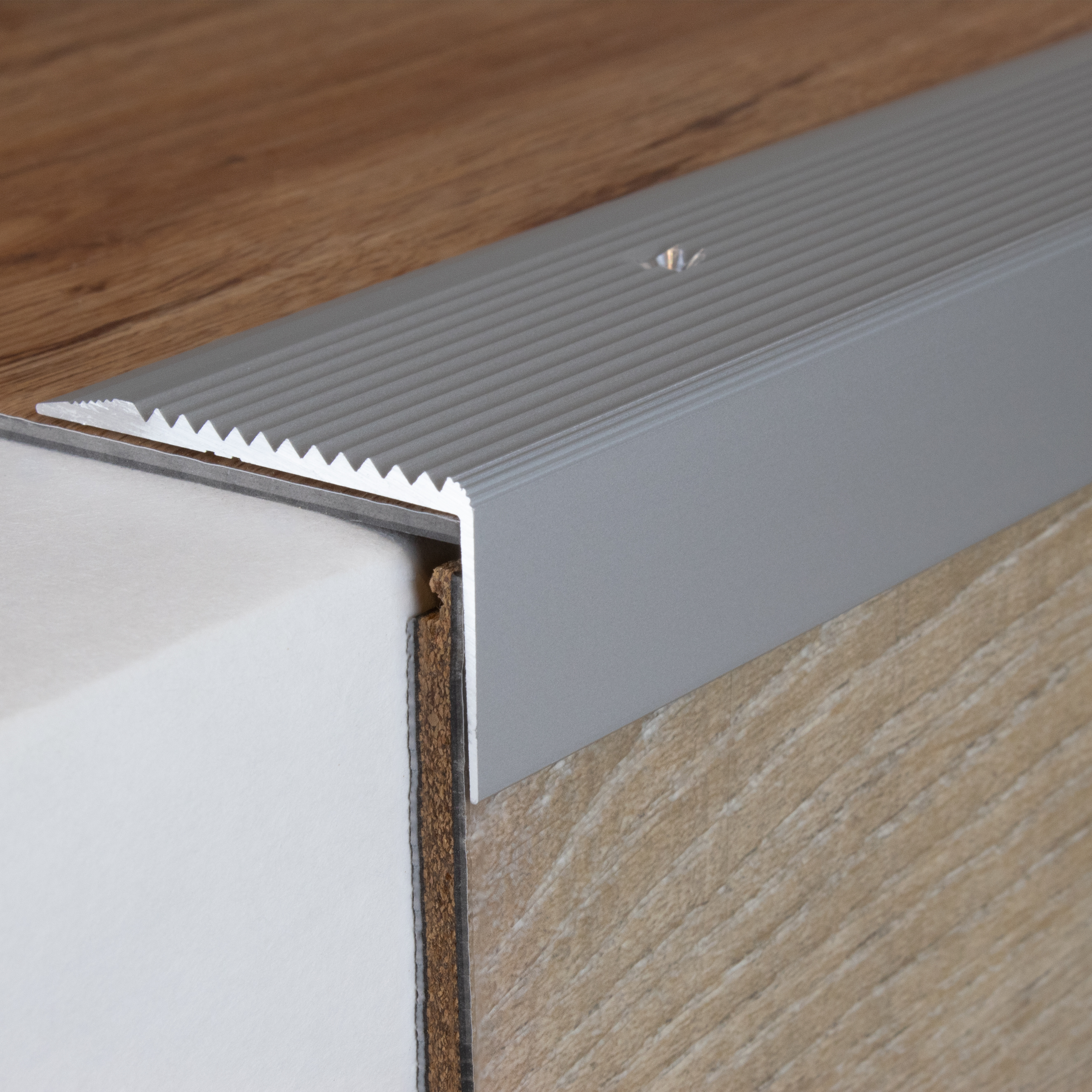 Nez de marche | cornière 28 mm x 50 mm | aluminium anodisé