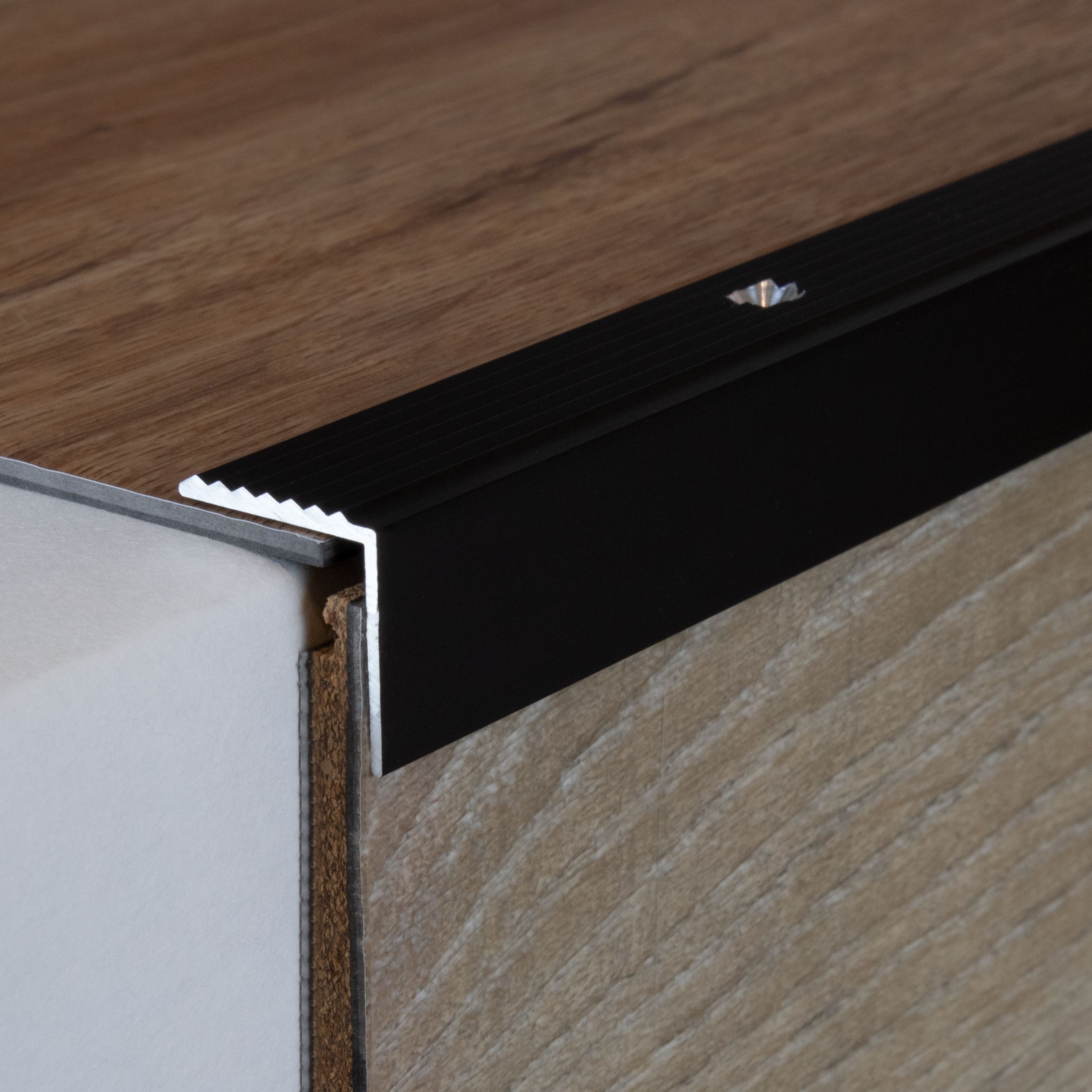 Nez de marche | cornière 20 mm x 20 mm | aluminium anodisé