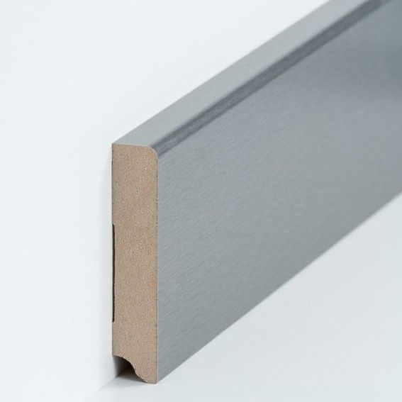 beliebte_sockelleiste_edelstahl_design_grau