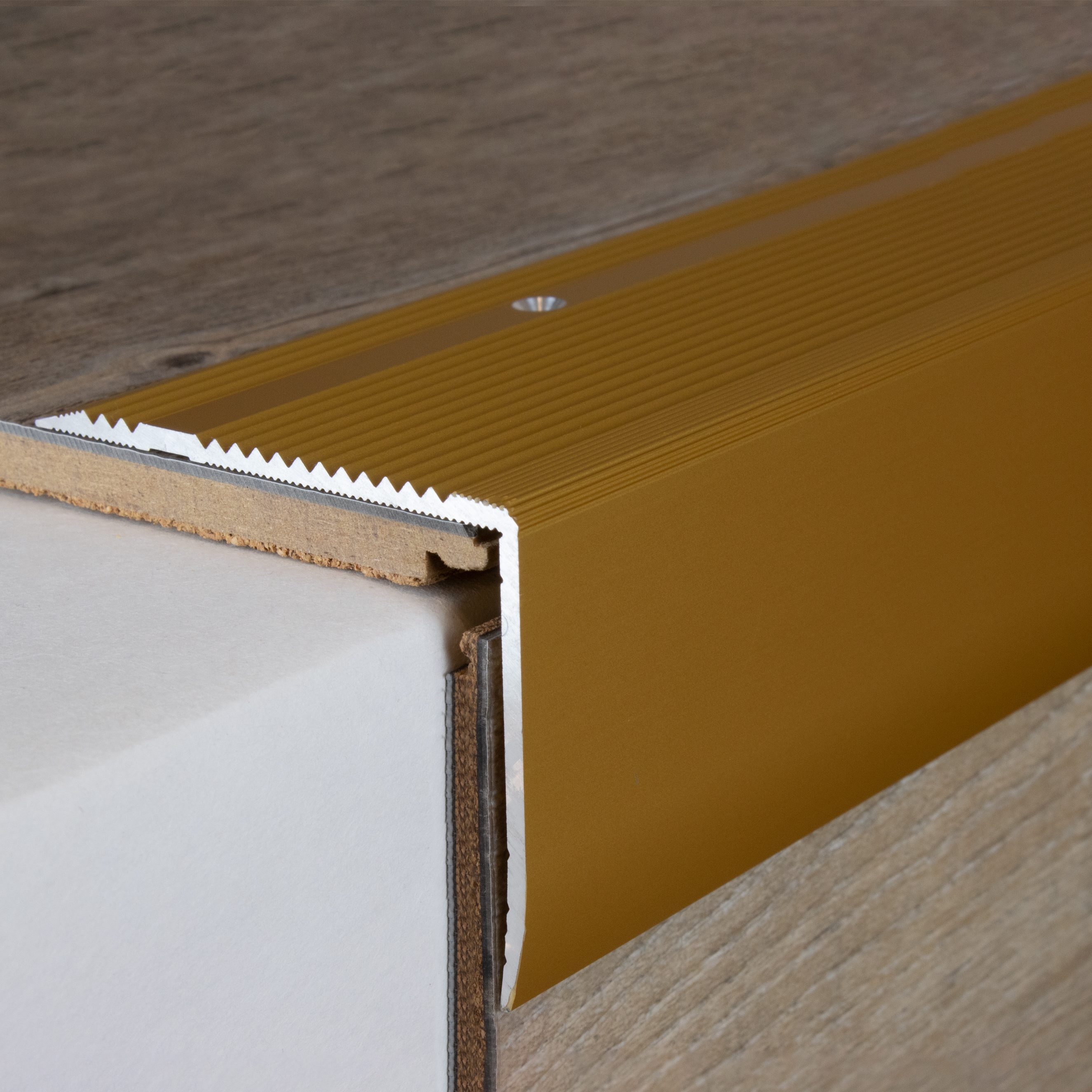 Nez de marche 55 x 69 mm | aluminium anodisé | percé