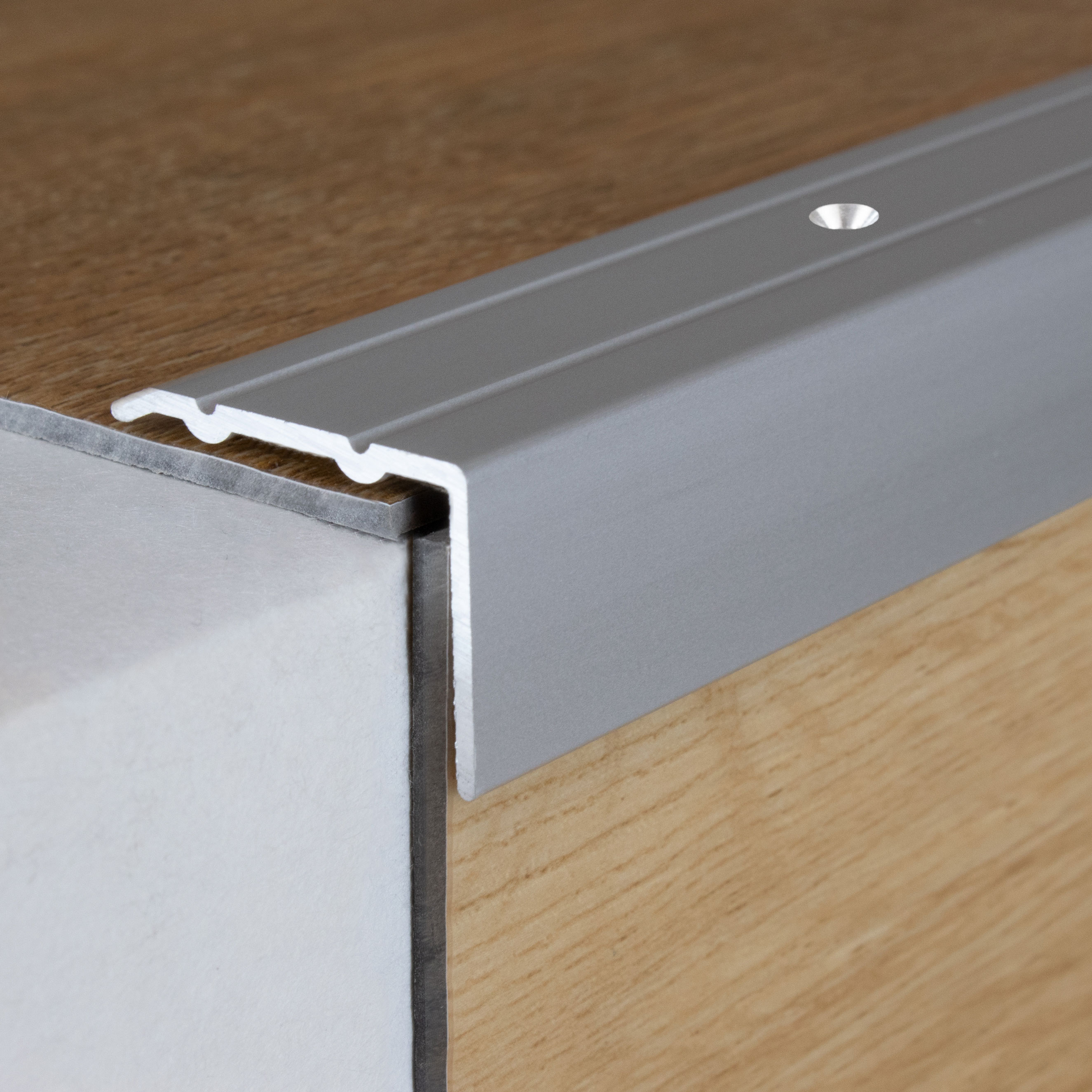 Cornière 24.5 mm | type: 8889 aluminium anodisé | à visser