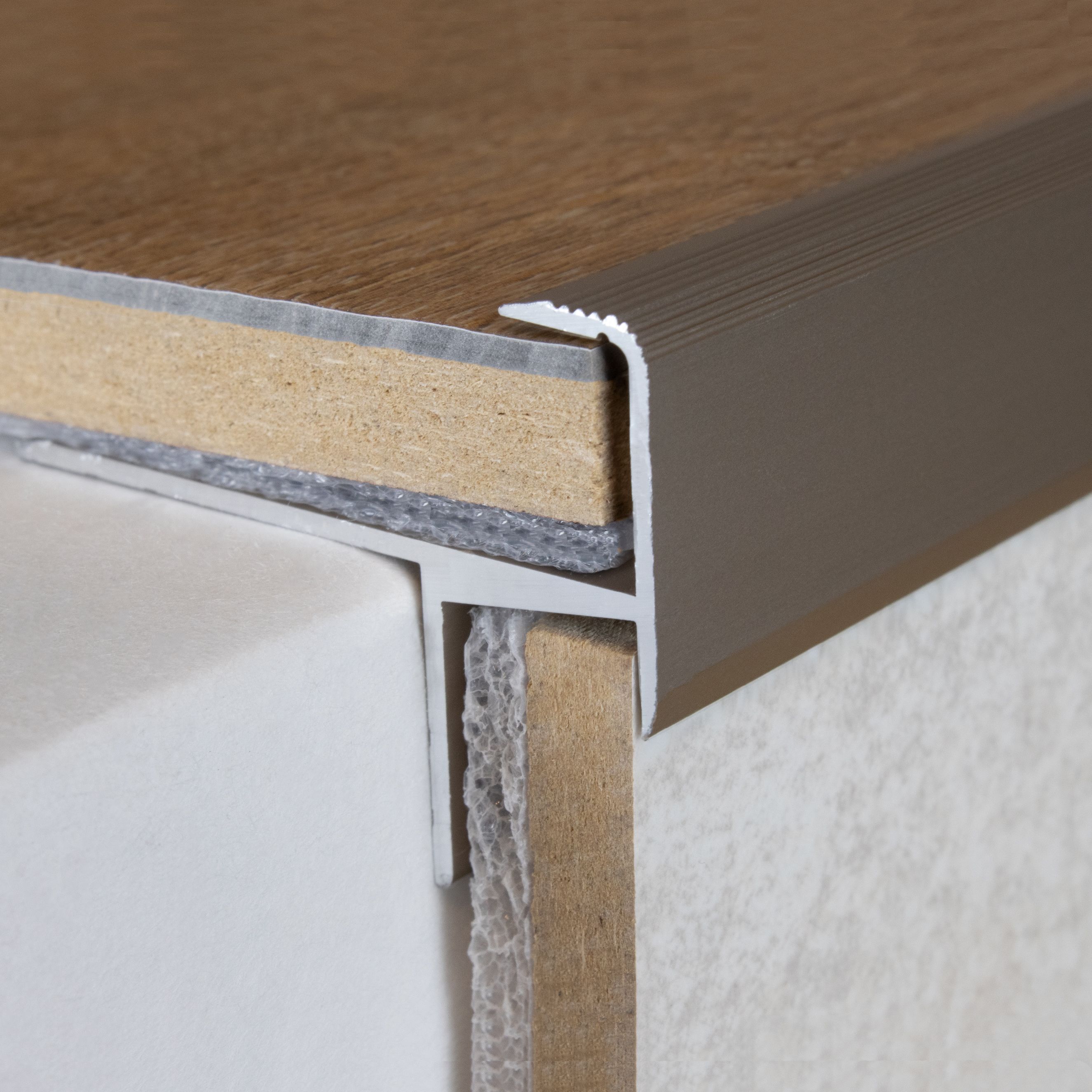 Nez de marche sol stratifié ou parquet | cornière | épaisseur sol  13.3 mm | aluminium anodisé