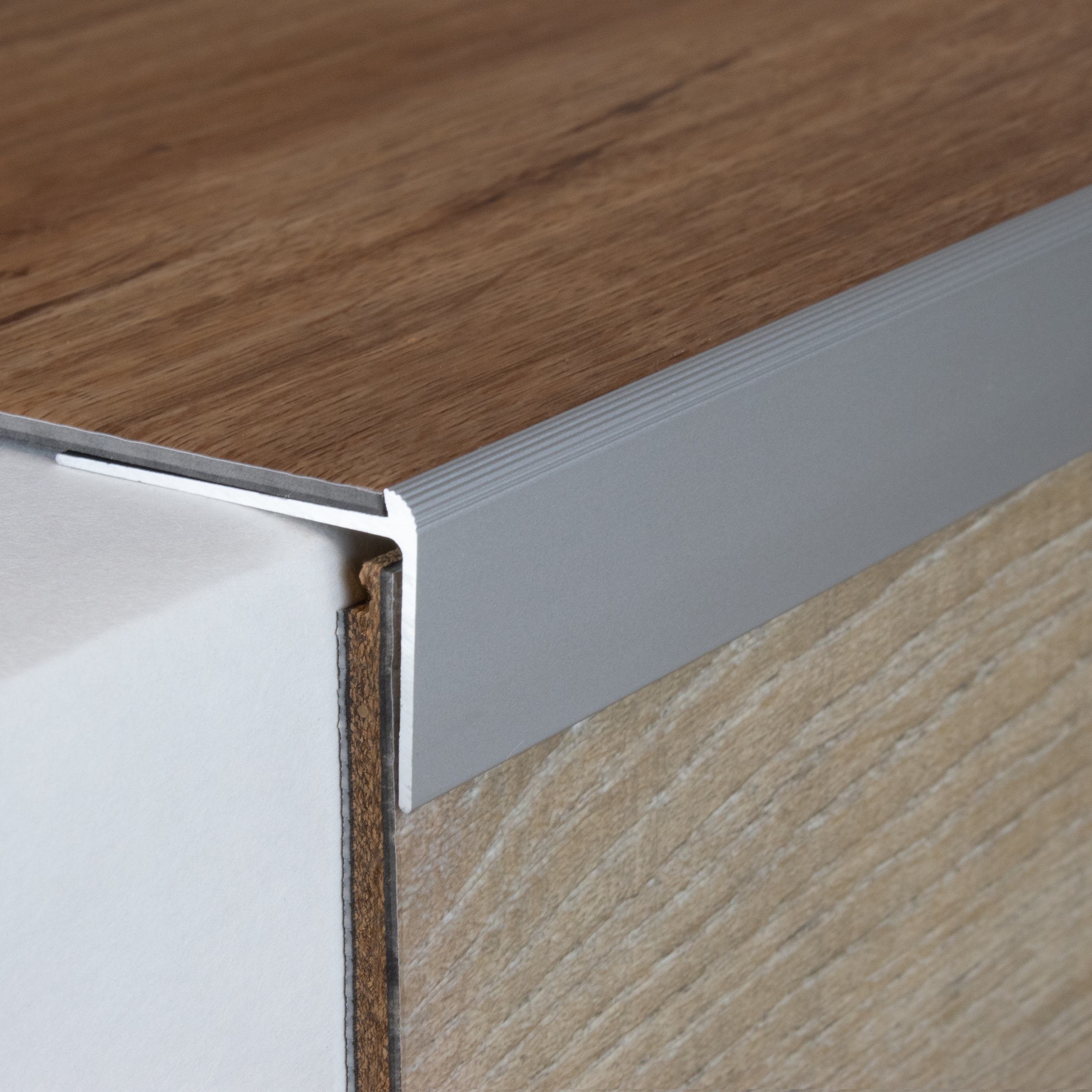 Nez de marche | cornière | ajustable | aluminium anodisé